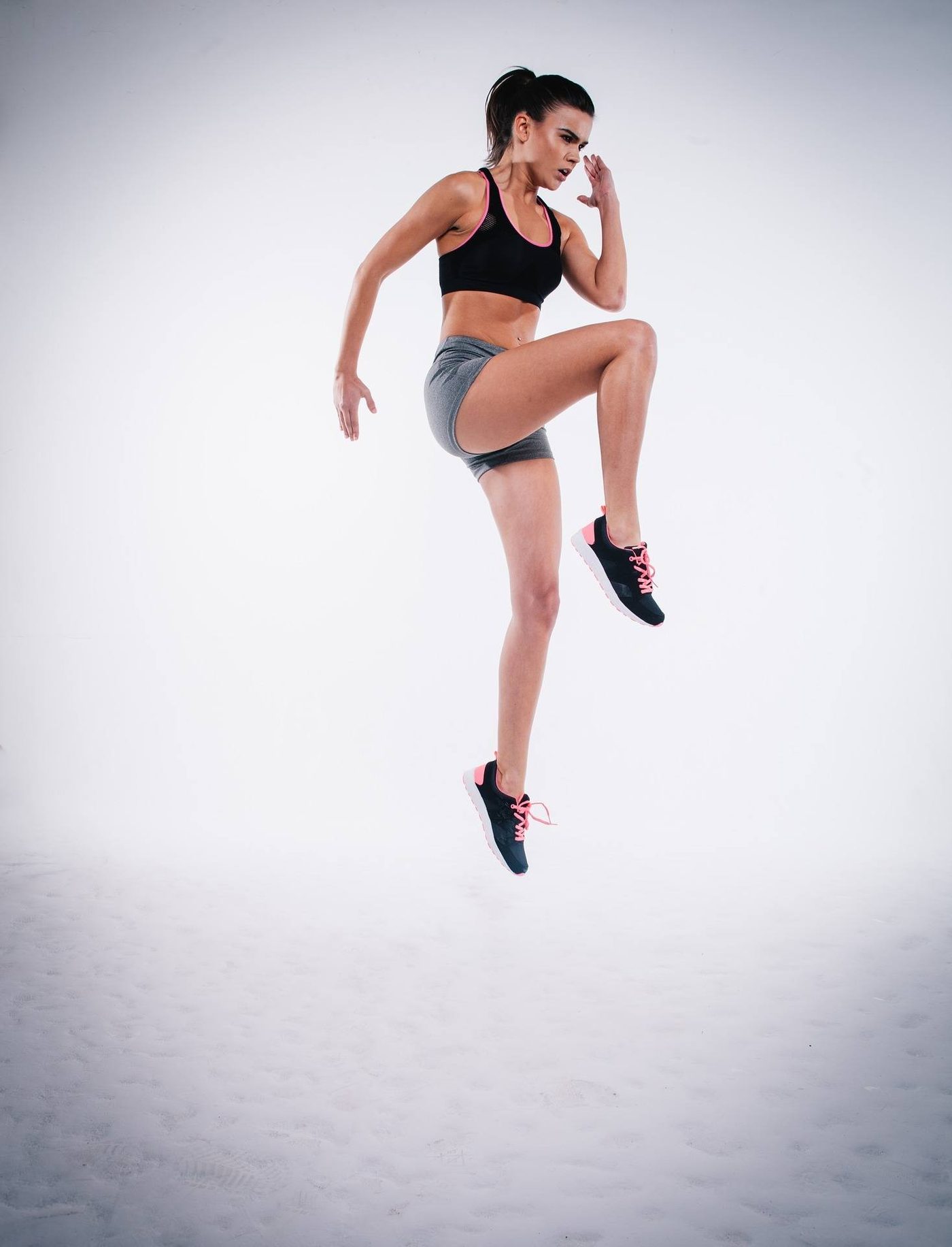 woman doing HIIT exercise